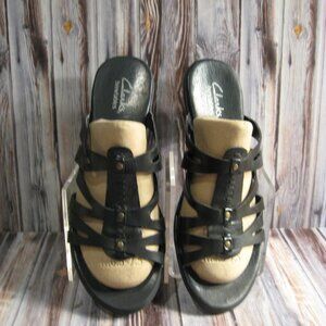 CLARKS BENDABLES BLACK LEATHER WEDGE SANDALS - SZ. 8M